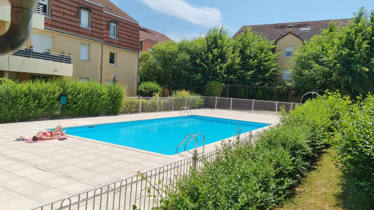 Beaune Appartement Avec Parking Et Wifi Gratuit Bagian luar foto